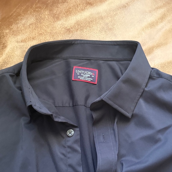 UNTUCKit Other - UNTUCKit Men's Dark Gray Button Down Shirt
